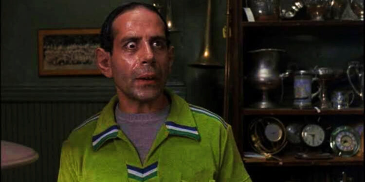 Tony Shalhoub in Men in Black (1997)